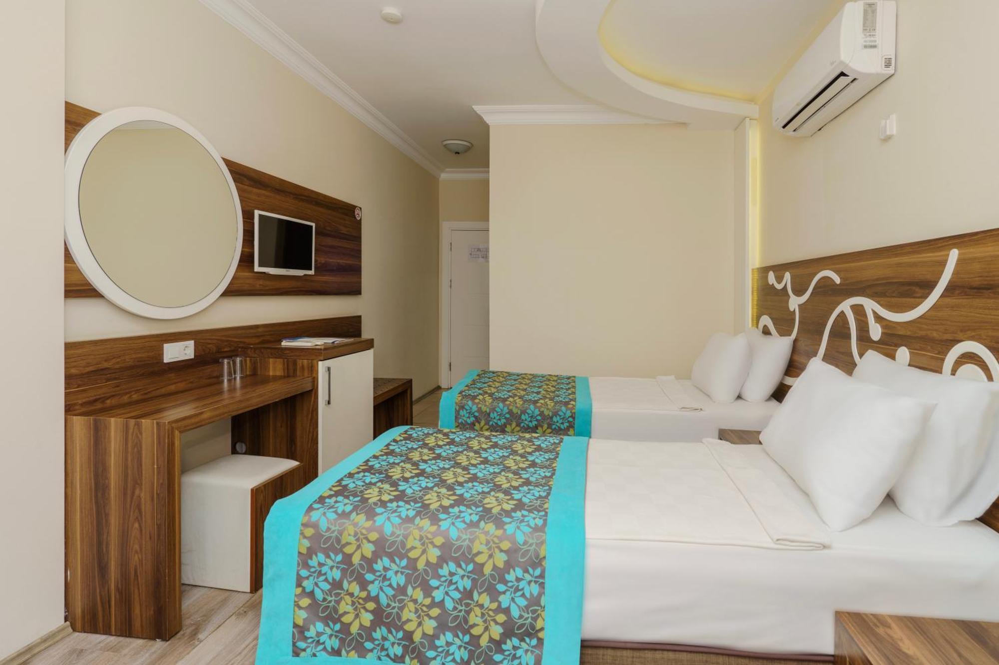 Kleopatra Blue Hawai Hotel Alanya Exterior photo